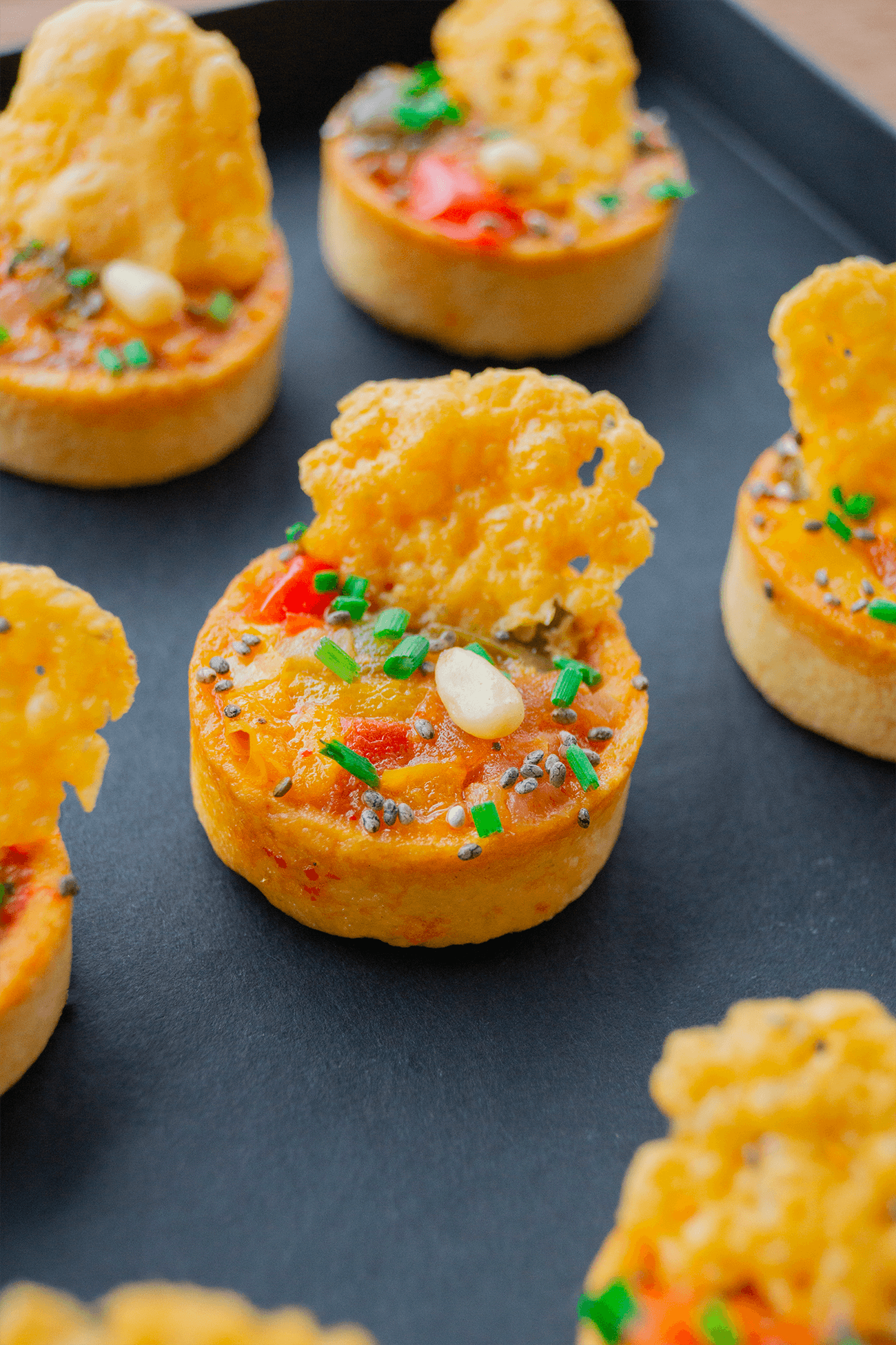 24 Bouchées Mini Tartelettes Salées - Salicorne Haddock & Piperade Poulet